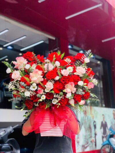 Lẵng Hoa Rạng Rỡ Đong Đầy - BBLH15