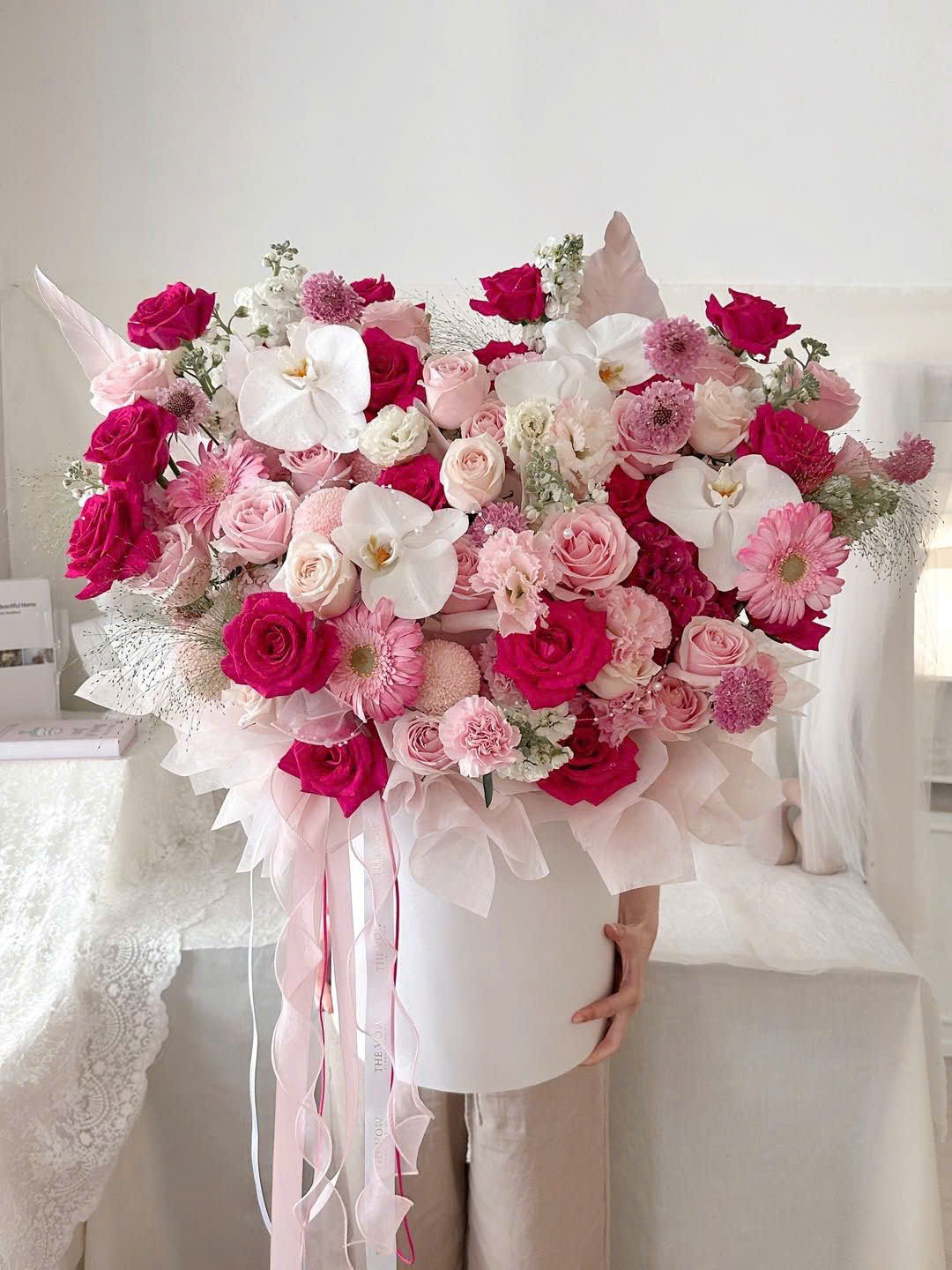 Lẵng Hoa Đỏ Hồng Rạng Ngời - BBLH5